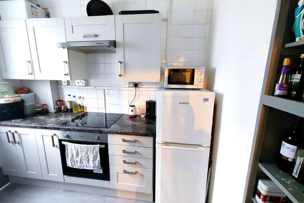 Central London Spacious Flat With 2 To 3 Bedrooms Exterior foto