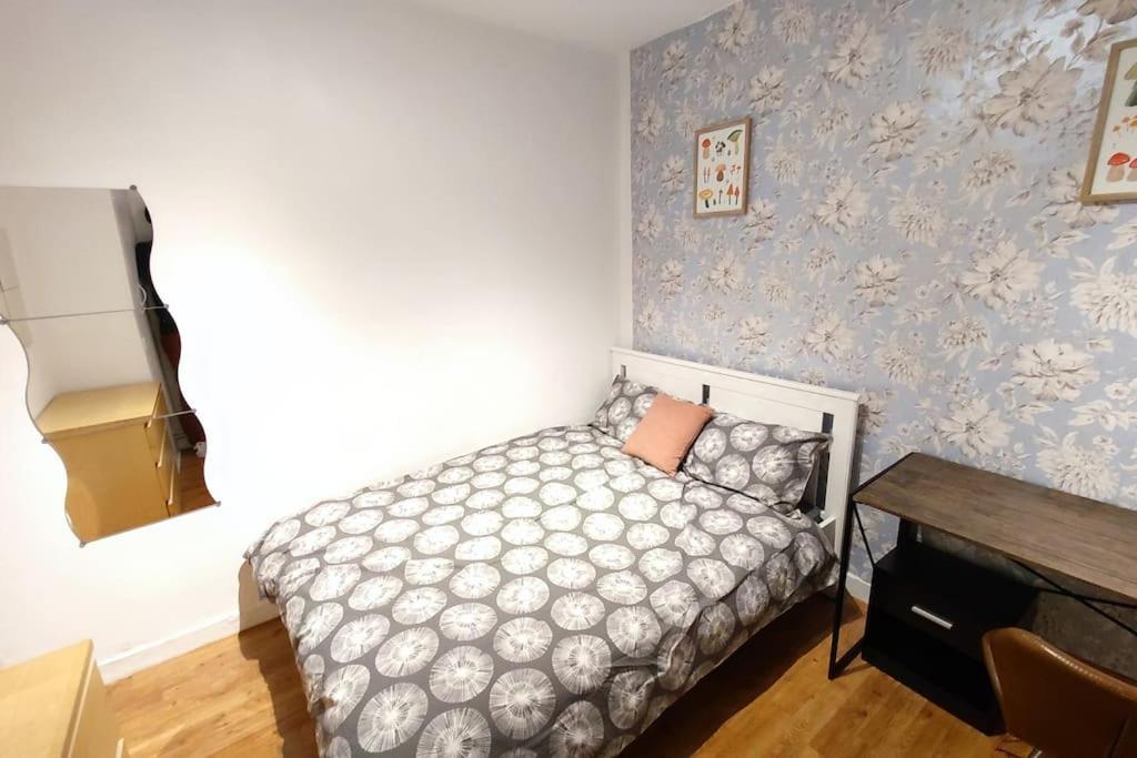 Central London Spacious Flat With 2 To 3 Bedrooms Exterior foto